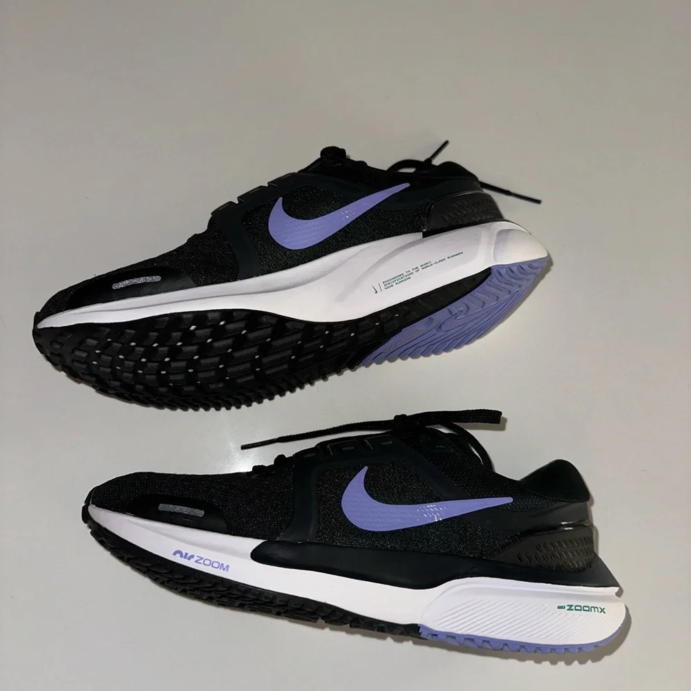NIKE women’s Air Zoom Vomero 16 black white purple running walking sneakers 6.5